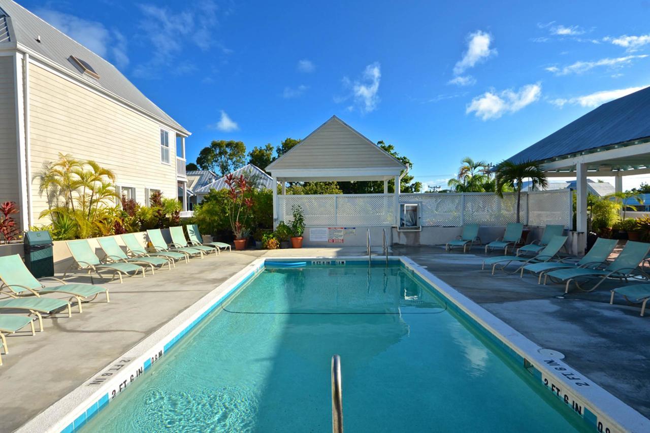 Casa Caribe @ Duval Square Hotel Key West Bagian luar foto