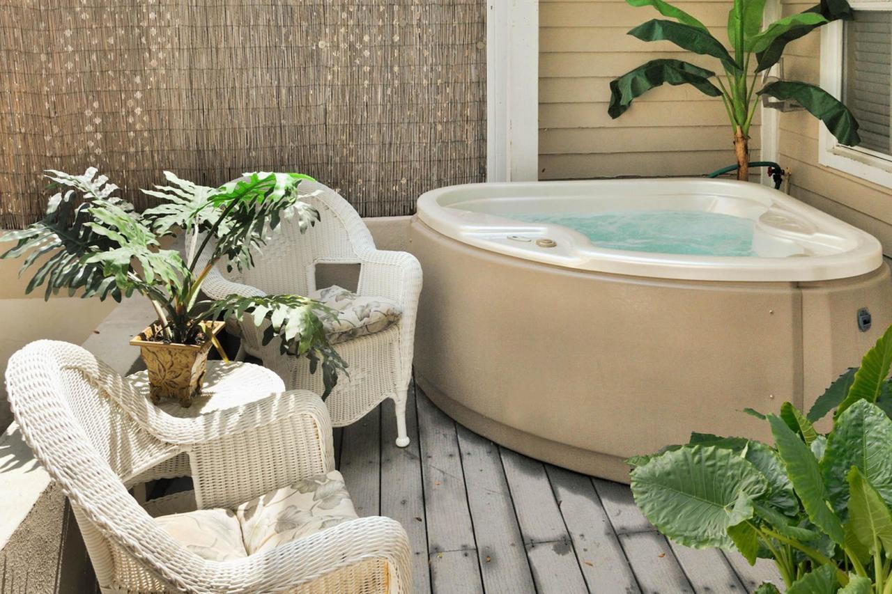 Casa Caribe @ Duval Square Hotel Key West Bagian luar foto