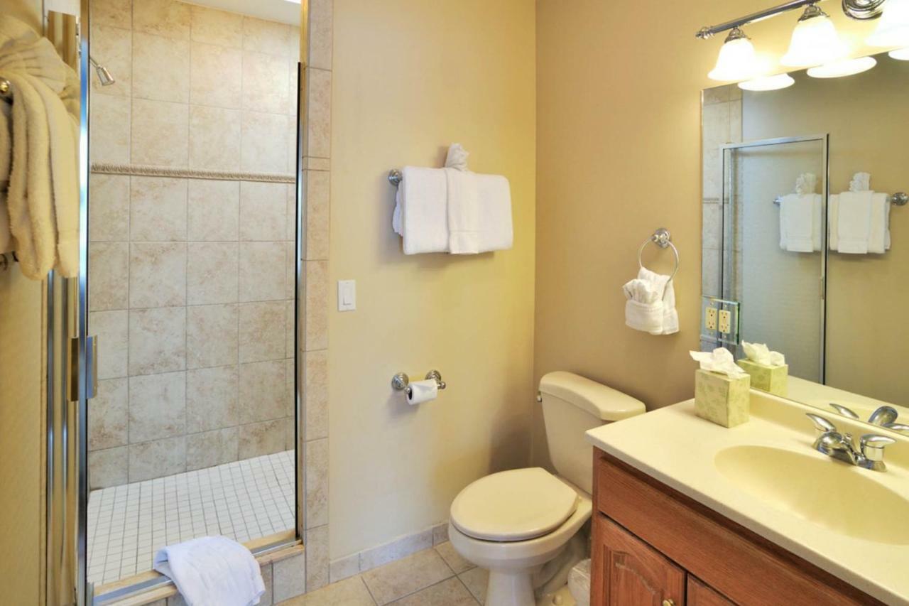 Casa Caribe @ Duval Square Hotel Key West Bagian luar foto
